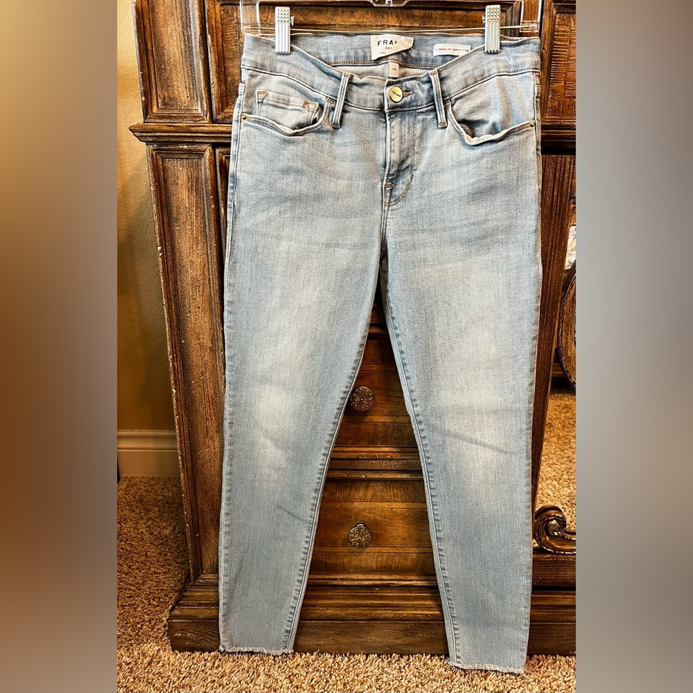 FRAME skinny crop jeans size 28 light wash